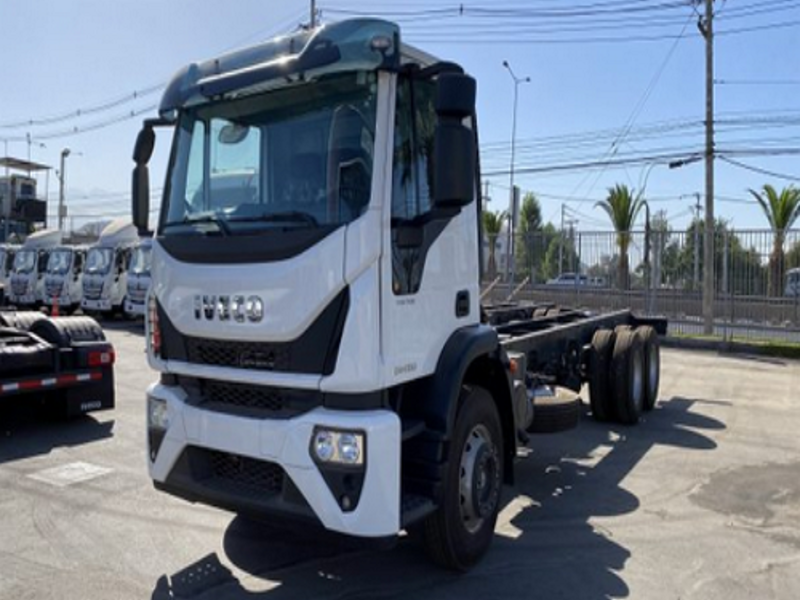 Camion Chasis IVECO 2023 24-280 , 6×2,